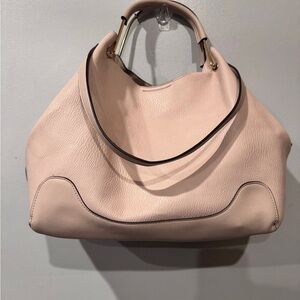 Sondra Robert’s light pink tote ❤️